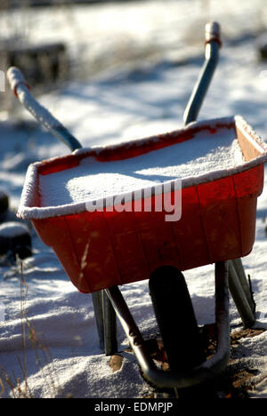Carriola su frosty riparto Foto Stock