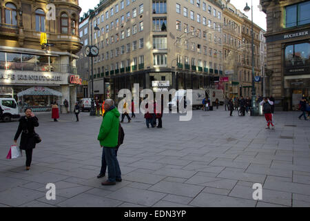 Il Graben è uno dei più popolari e importanti viali e strade per lo shopping di Vienna in Austria. Foto Stock