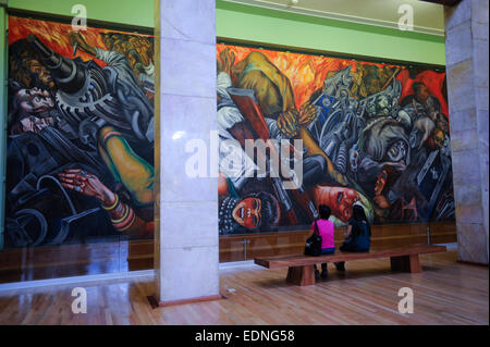 Jose Clemente Orozco pittura ad affresco nel Museo Bellas Artes, Città del Messico. "Katharsis' (catarsi) 1934-1935 Foto Stock