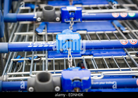 Un Tesco superstore extra a Swansea davanti a un aggiornamento di trading. Lunedì 5 Gennaio, 2015. Foto Stock