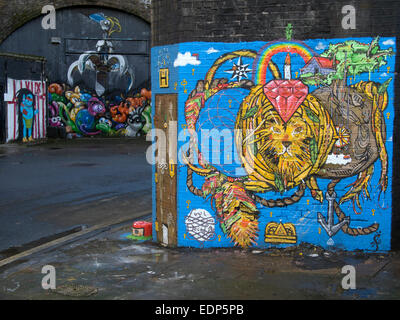 Arte di strada in Hawley Wharf area di riqualificazione di Camden Town London REGNO UNITO Foto Stock