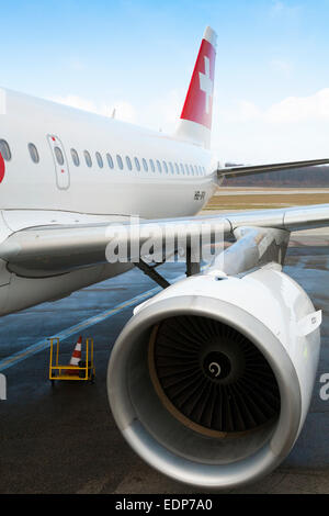Swiss International Airlines Airbus A319 powered by 2 high-bypass turbofan motori di aeromobili effettuate da CFM International CFMI mostrato Foto Stock