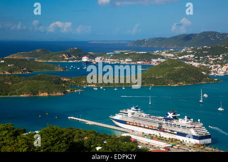 Vista di Charlotte Amalie Harbor dal Paradise Point, san Tommaso, Isole Vergini Americane Foto Stock