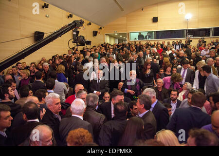 Gli elettori greci a parte annuncio di G. Papandreou, 'Movimento Socialdemocratici'. 03.01.2015 Foto Stock