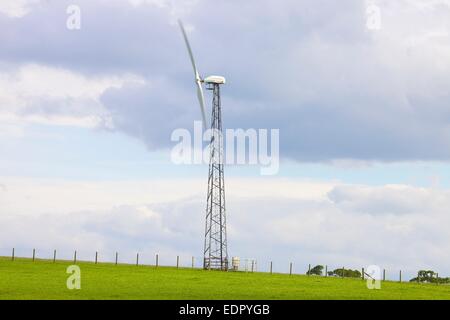 Le turbine eoliche a lato Barrock Farm, Carlisle, Cumbria, Inghilterra, Regno Unito. Foto Stock