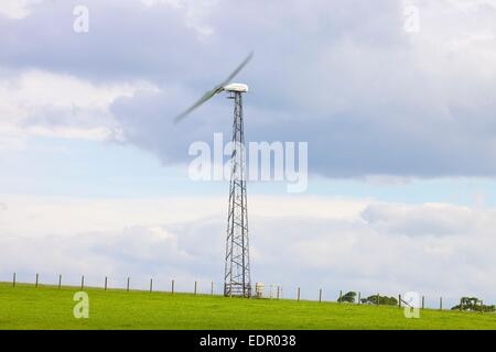 Le turbine eoliche a lato Barrock Farm, Carlisle, Cumbria, Inghilterra, Regno Unito. Foto Stock