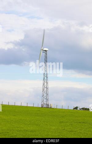 Le turbine eoliche a lato Barrock Farm, Carlisle, Cumbria, Inghilterra, Regno Unito. Foto Stock