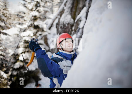 Arrampicata su ghiaccio Foto Stock