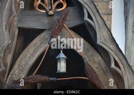 Tre Broomsticks Ristorante all'interno del mondo di Wizarding di Harry Potter a Universal Islands of Adventure di Orlando in Florida. Foto Stock