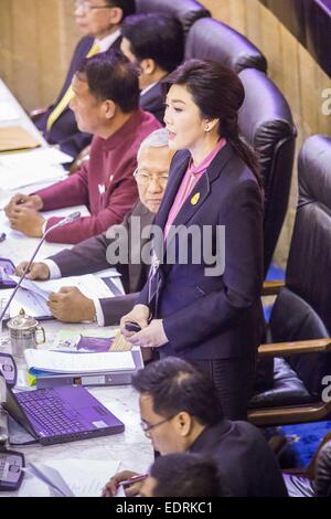 Bangkok, Tailandia. Il 9 gennaio, 2015. YINGLUCK SHINAWATRA, ex Primo Ministro della Thailandia, presenta la sua difesa durante il suo impeachment prova nell'Assemblea nazionale legislativa. Thailandia del militare-nominato Assemblea nazionale legislativa ha iniziato impeachment audizioni venerdì contro l ex Primo Ministro Yingluck Shinawatra. Credito: ZUMA Press, Inc./Alamy Live News Foto Stock