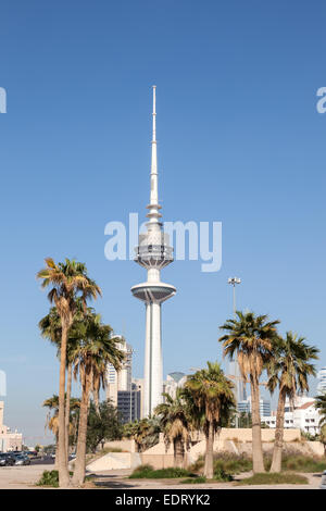 La torre di liberazione di Kuwait City. La torre simboleggia il Kuwait la liberazione dall'Iraq. Dicembre 8, 2014 in Kuwait, Medio EAS Foto Stock