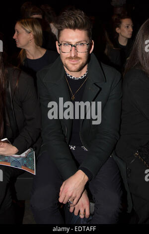 Londra, Regno Unito. 9 gennaio 2015. Nella foto: Fashion Designer Henry Holland. Prima fila celebrità. La pista mostra di Topman Design al Topshow visualizza lo spazio: il vecchio ufficio di smistamento apre la Londra collezioni: Gli uomini della settimana della moda di Londra. Foto: CatwalkFashion/Alamy Live News Foto Stock