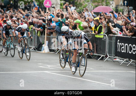 Il Tour de Farnce cycle race arriva a Londra. Dotato di: atmosfera dove: Londra, Regno Unito quando: 07 Lug 2014 Foto Stock