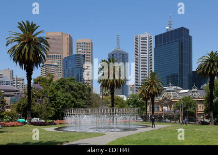 Il Parlamento riserva giardini a Melbourne, Australia Foto Stock