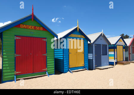 Dipinto di cabine sulla spiaggia, a Melbourne la spiaggia di Brighton, Australia Foto Stock