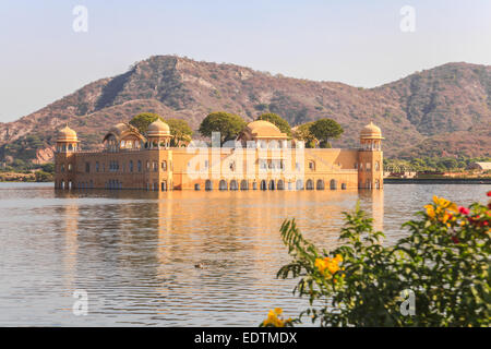 Jal Mahal di Jaipur, nel palazzo d'acqua nell'uomo Sagar Lago, Rajasthan, India Foto Stock