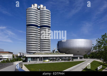 BMW-museo, BMW Firmenzentrale, München, Bayern, Deutschland, Europa,BMW-museo e sede della BMW di Monaco di Baviera, Germania Foto Stock