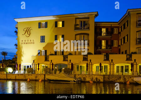 Sirmione am Gardasee, Lombardei, Italien, Europa,Sirmione sul Lago di Garda, Lombardia, Italia, Europa,Sirmione sul Lago di Garda, Viaggi, T Foto Stock