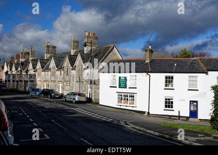 Cottage e il book shop, Puddletown (ex Piddletown) - Un villaggio in Dorset, Inghilterra, a circa 5 miglia (8 km a est di Dorchester Foto Stock