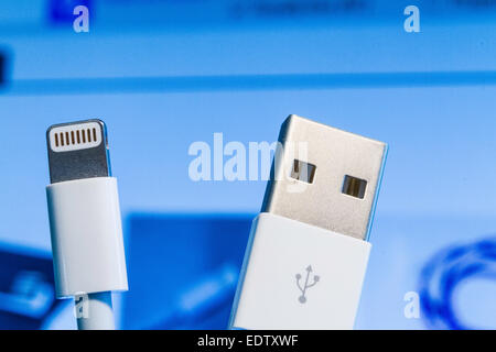 L'adattatore Lightning to USB-A utilizzato sui più recenti prodotti Apple Foto Stock