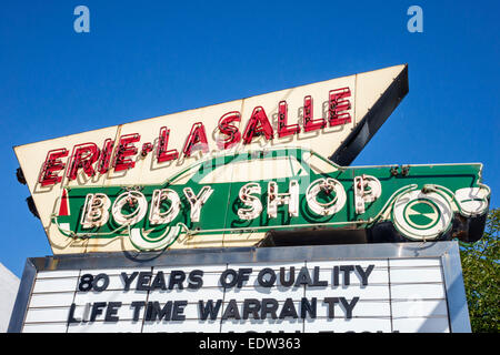 Chicago, Illinois, North River, Erie-la Salle Body Shop, neon, cartello, LaSalle, IL140907010 Foto Stock