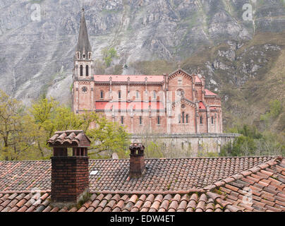 Basilica di Nostra Signora di battaglie, Covadonga, Asturias, Spagna. Foto Stock