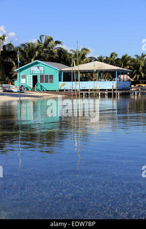 Rainbow Bar e Grill sul Caye Caulker, Belize Foto Stock