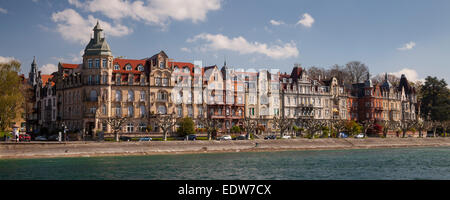 Case a schiera su Seestraße della strada, dello storicismo, Lago di Costanza, costanza, Baden-Württemberg, Germania, Europa Foto Stock