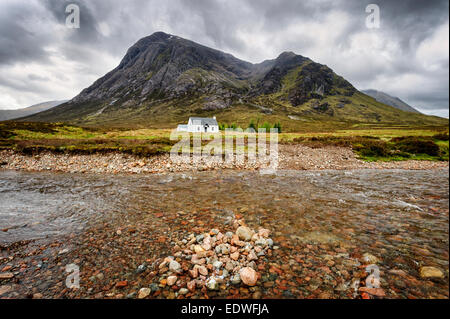 Buachaille Etive Mor e il Lagangarbh Cottage Foto Stock