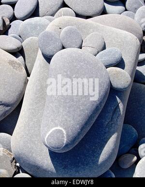 Disco ciottoli closeup sulla spiaggia Foto Stock