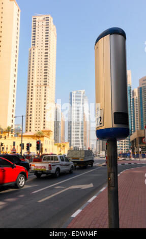 Dubai, il monitoraggio del traffico fotocamera Foto Stock