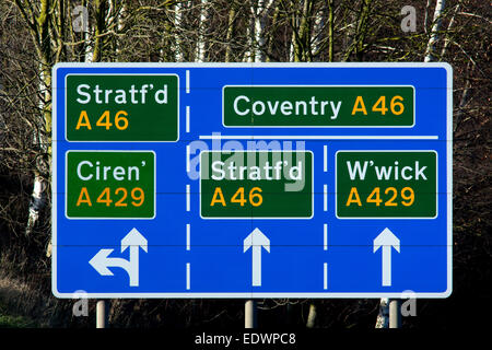 Cartello stradale sulla autostrada M40, Warwickshire, Regno Unito Foto Stock