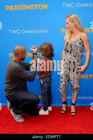 Los Angeles, CA, Stati Uniti d'America. Decimo gen, 2015. Kendra Wilkinson e Hank Baskett, figlio presso gli arrivi per Paddington Premiere, Cinese TCL 6 teatri (in precedenza Grauman's), Los Angeles, CA 10 gennaio 2015. Credito: Elizabeth Goodenough/Everett raccolta/Alamy Live News Foto Stock