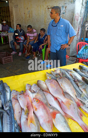 Pressione di stallo di pesce a Cartagena il principale mercato Foto Stock