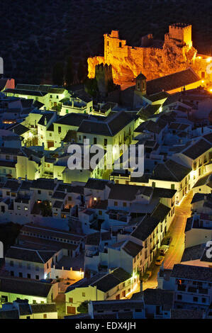 Zuheros, Castello, Sierra de la Subbetica, Cordoba Foto Stock