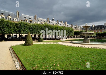 Parigi, Place des Vosges Foto Stock