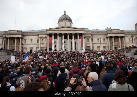 Londra, Regno Unito. 11 gennaio 2015. Centinaia di unire l'ambasciatore francese, Sylvie Bermann, presso l'unità Rally per ricordare le vittime degli attentati di Parigi. Credito: Nelson pereira/Alamy Live News Foto Stock