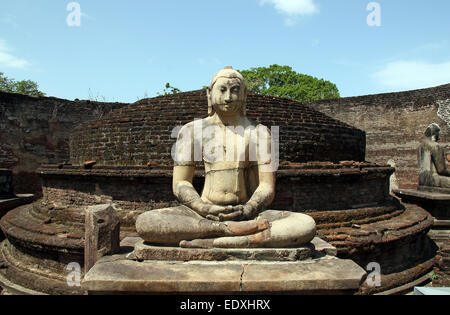 Statua di Buddha in Vatadage, Polonnaruwa, Sri Lanka Foto Stock