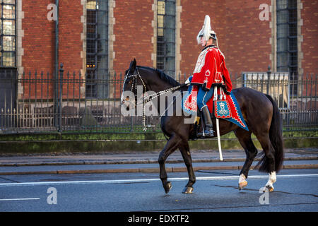 Un soldato di guardia reggimento ussaro a cavallo, Copenhagen, Danimarca Foto Stock