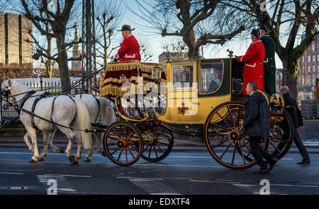 La regina danese Margrethe II e del principe Henrik nella Royal Coach, Copenhagen, Danimarca Foto Stock