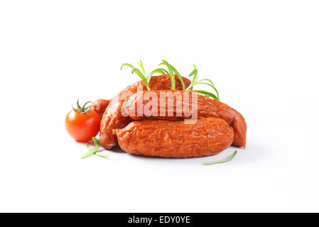 Kielbasa Mysliwska - leggermente affumicato e essiccato kielbasa salsicce con pelle rugosa Foto Stock