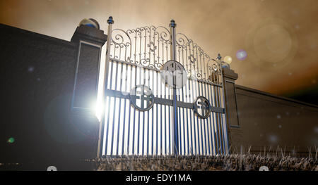 Il concetto di visual dei cancelli di perla al cielo davanti una ethereal spotlight Foto Stock