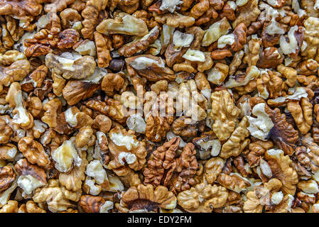 I gherigli di noci sono fotografati su close up Foto Stock