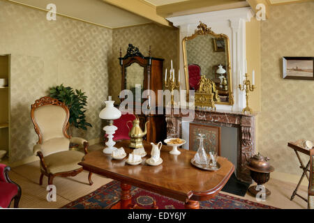 All'interno di una tradizionale casa olandese, Zuiderzee open air Museum, il lago Ijssel, Enkhuizen, North Holland, Paesi Bassi, Europa Foto Stock