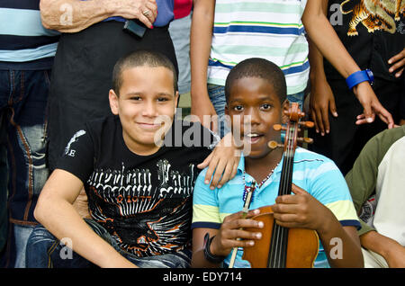 Concerto per bambini presso l'Union of Writers and Artists di Cienfuegas, Cuba Foto Stock