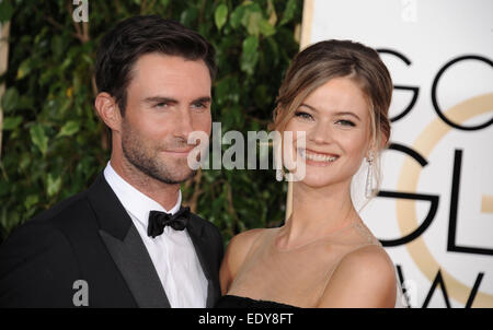 Los Angeles, California, USA. Xi gen, 2015. Behati Prinsloo, Adam Levine frequentando la 72annuale Premi d'Oro - Arrivi presso il Beverly Hilton Hotel di Beverly Hills, la California il 11 gennaio 2015. 2015 Credit: D. lunga/Globe foto/ZUMA filo/Alamy Live News Foto Stock
