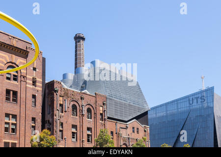 La vecchia fabbrica di birra di Kent si affaccia su un parco centrale e la University of Technology di Sydney, Australia. Foto Stock