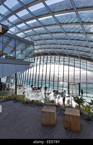 Londra, Regno Unito. 11 gennaio, 2015. Sky Garden al di 20 Fenchurch Street aka "walkie-talkie" costruzione si apre al pubblico il 12 gennaio 2015, Londra, UK Credit: David Bleeker Photography.com/Alamy Live News Foto Stock