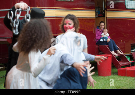 Carradori Fiera vapore treno fantasma auditions tenutasi presso l'anguilla Brook comune in Fulham dotate: atmosfera dove: Londra, Regno Unito quando: 10 Lug 2014 Foto Stock