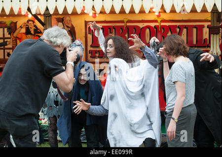 Carradori Fiera vapore treno fantasma auditions tenutasi presso l'anguilla Brook comune in Fulham dotate: atmosfera dove: Londra, Regno Unito quando: 10 Lug 2014 Foto Stock